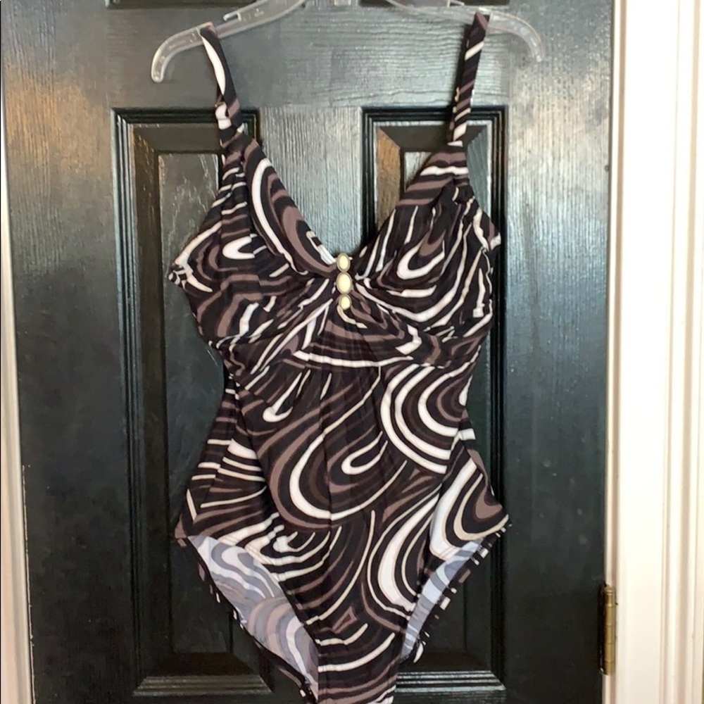 Coco Reef one piece swimsuit 36C